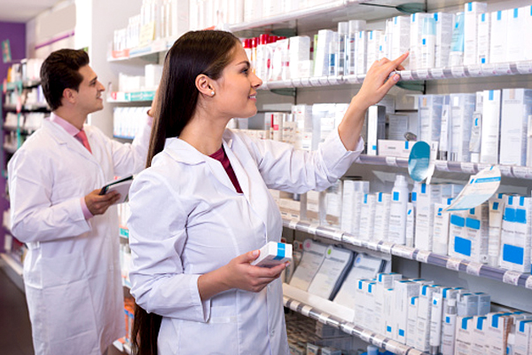 Three Tips For Providing Excellent Service To The Medical Team As A Hospital Pharmacy Technician - Pharma Logistics